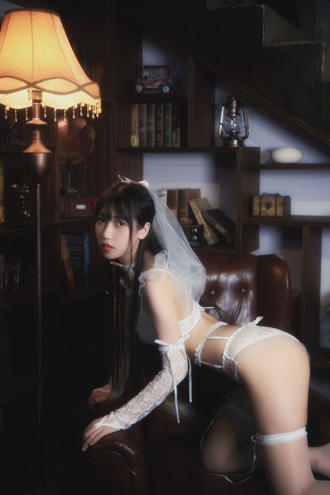 [Internet celebrity COSER photo] Weibo popular Coser does not stay cat-white sexy wedding dress