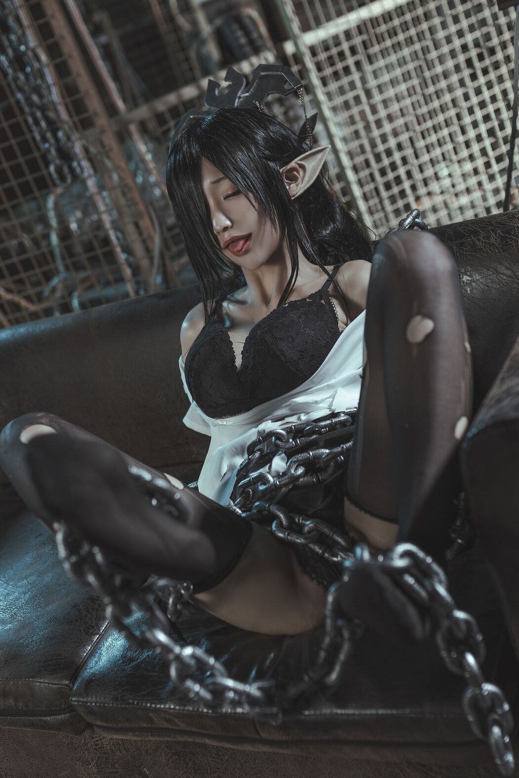 [Net Red COSER Photo] Anime Blogger Stupid Momo - Black Beast Queen OL Uniform