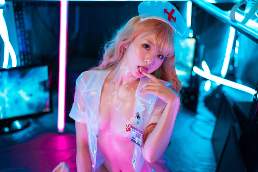 [Net Red COSER] Cute Girl is Qing Shui - Nurse Crooked