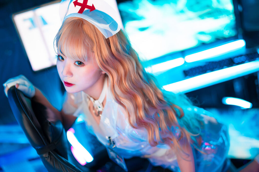 [Net Red COSER] Cute Girl is Qing Shui - Nurse Crooked