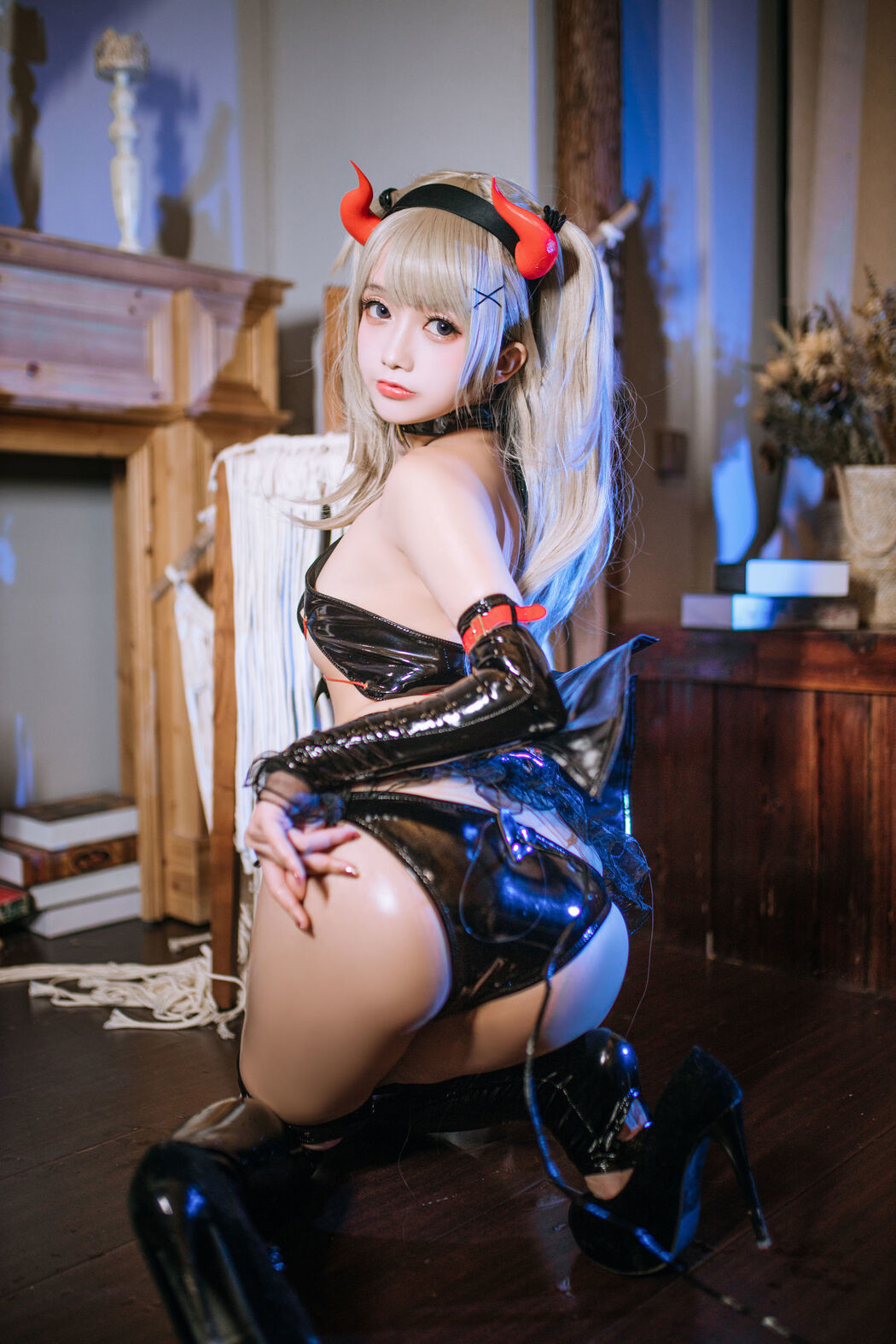 [Net Red COSER Photo] Cosplay Hina Jiao - Bound Succubus