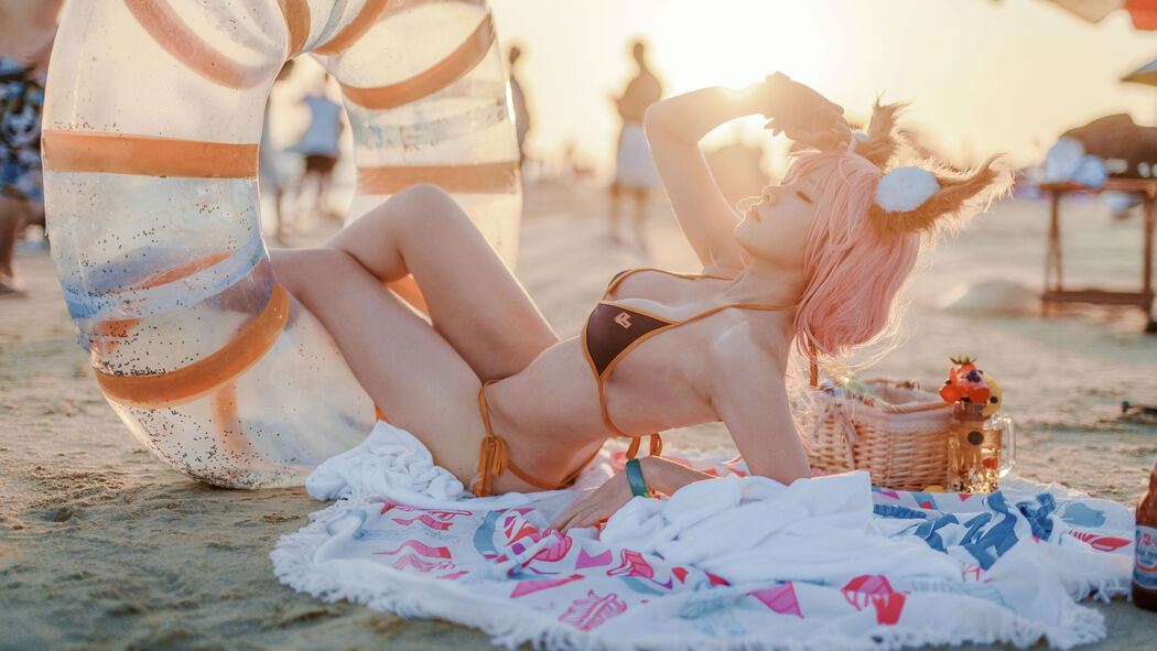 [Net Red COSER Photo] Anime blogger uki rainy season - Tamamo front seaside swimsuit