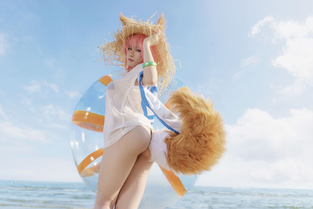 [Net Red COSER Photo] Anime blogger uki rainy season - Tamamo front seaside swimsuit