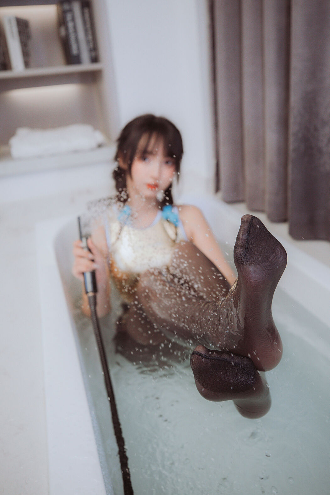 [Internet celebrity COSER photo] Lolita god board, the shape of water of winter 2