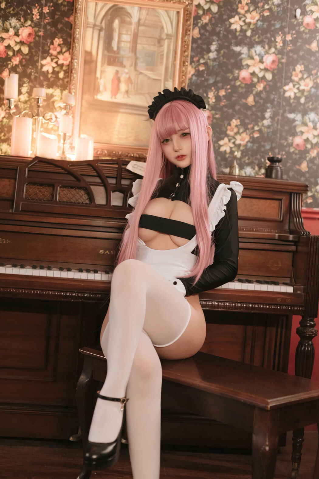 [Net Red COSER Photo] Sakurai Ningning - Retro Maid