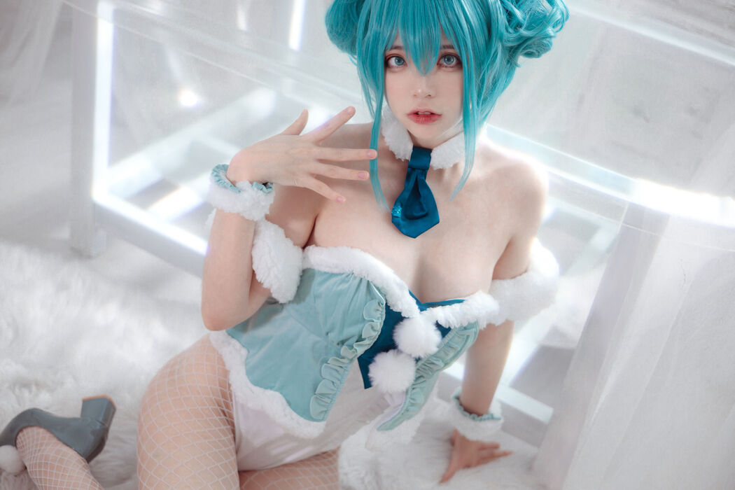 [Net Red COSER Photo] Crazy Cat ss - Miku Hatsune Bunny Girl