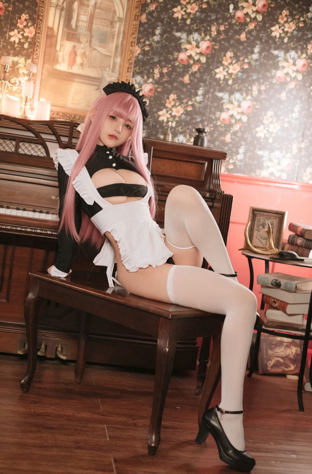 [Net Red COSER Photo] Sakurai Ningning - Retro Maid