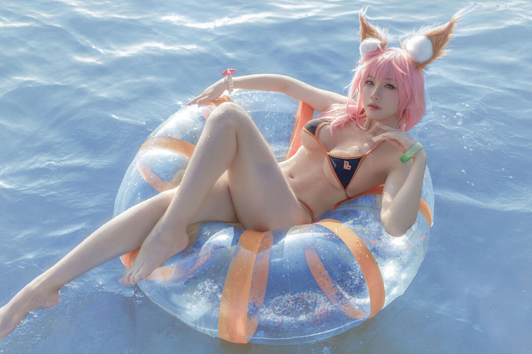 [Net Red COSER Photo] Anime blogger uki rainy season - Tamamo front seaside swimsuit