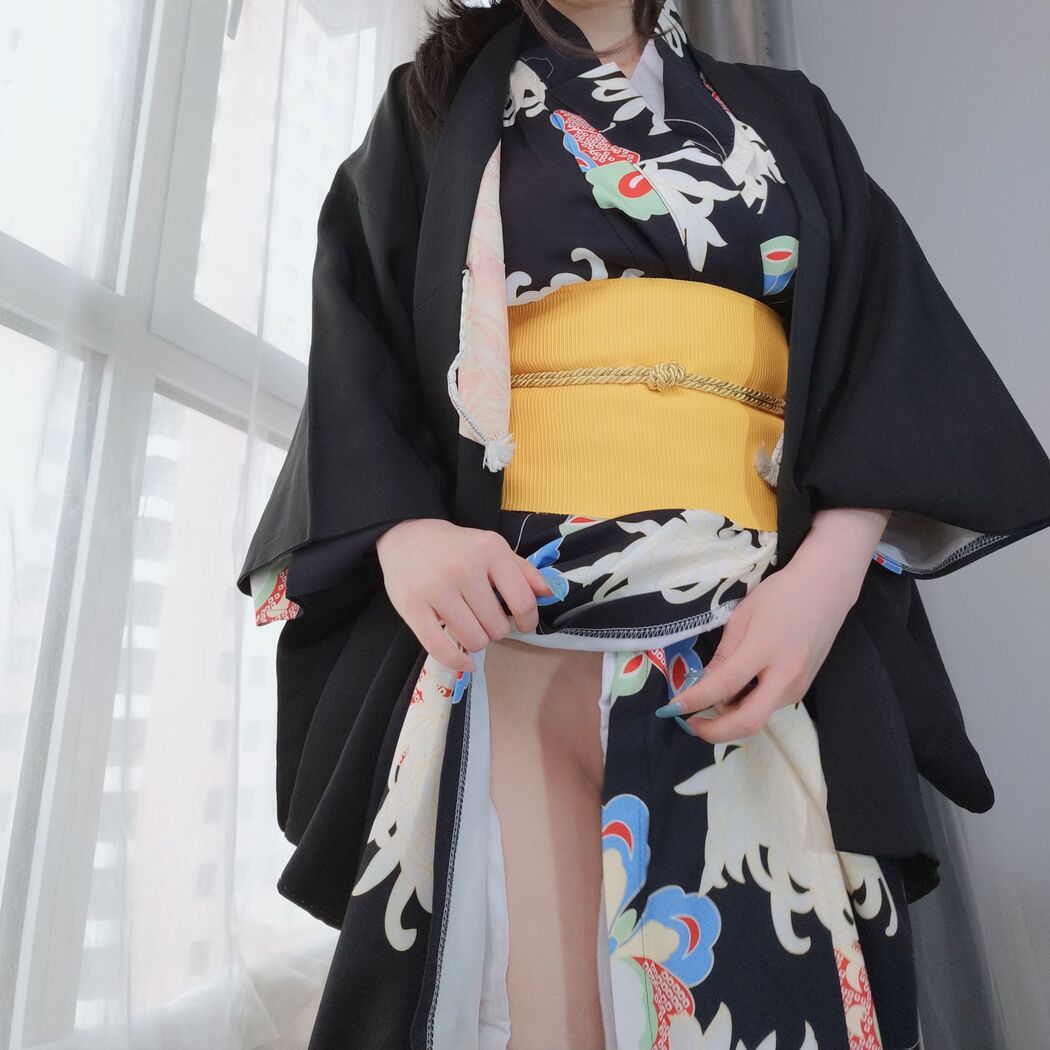 [Internet celebrity COSER photo] Miss Coser Baiyin - the secret under the kimono