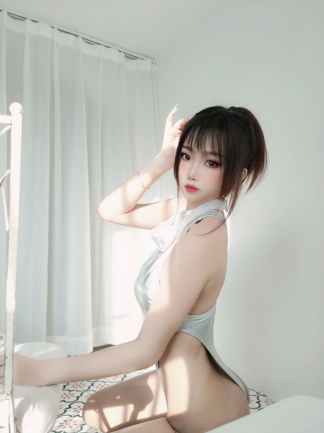[Net Red COSER] Bai Nen Beautiful Girl Ghost Animal Yao - Laser Swimming