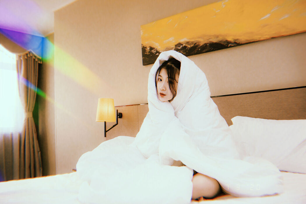 [Net Red COSER Photo] One-meter-eight pear-winter girlfriend