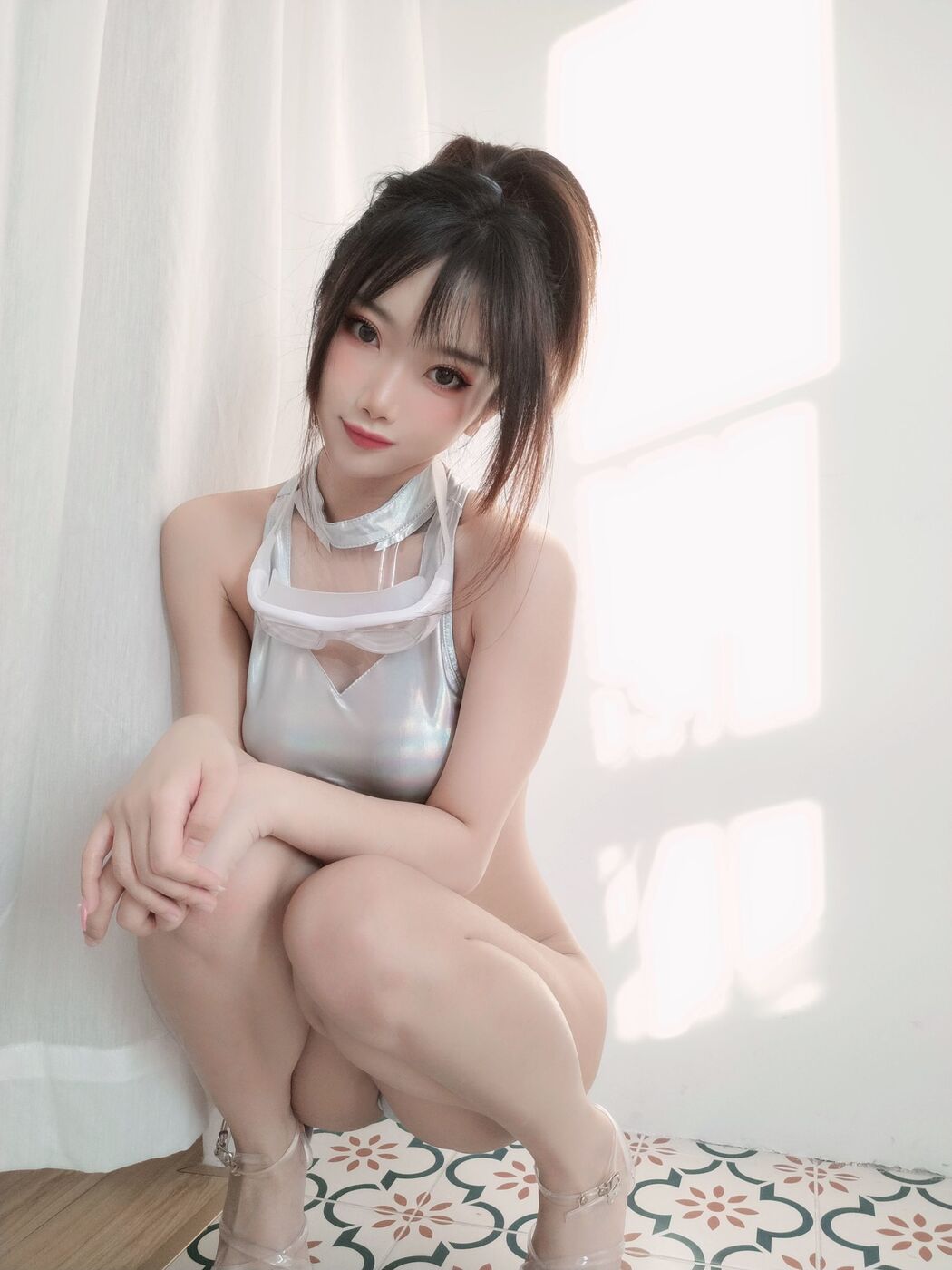[Net Red COSER] Bai Nen Beautiful Girl Ghost Animal Yao - Laser Swimming Cover Photo