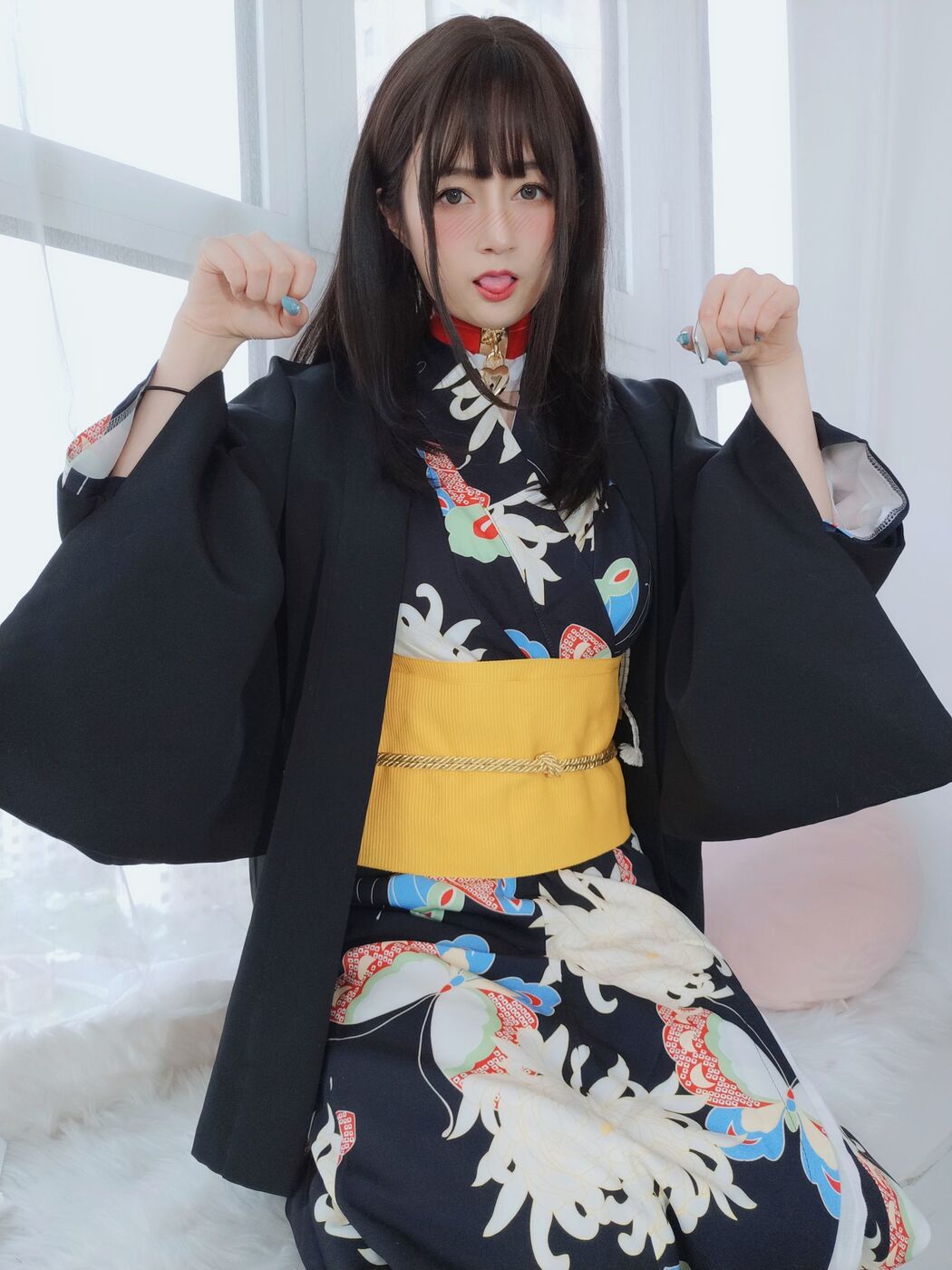 [Internet celebrity COSER photo] Miss Coser Baiyin - the secret under the kimono