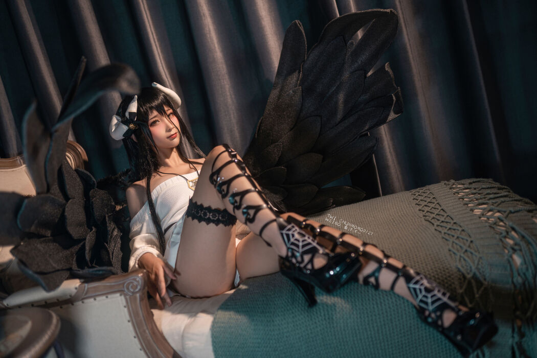 [Net Red COSER] Anime Blogger Stupid Momo - Albedo Sweater