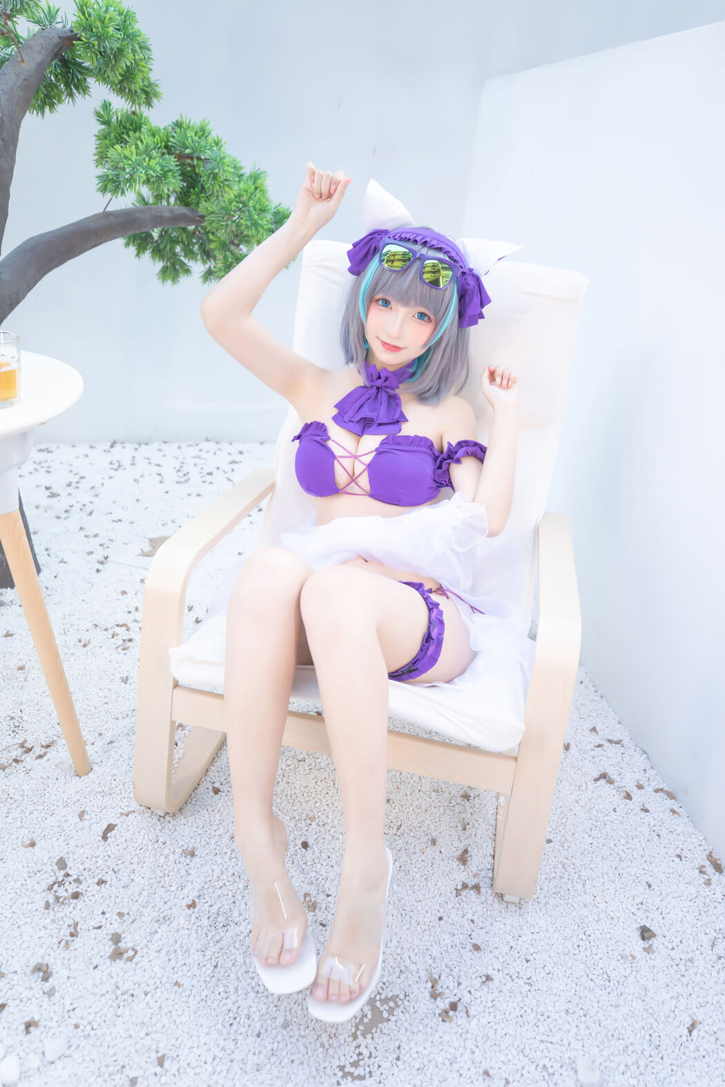 [Internet celebrity COSER photo] Lolita god board true winter of Cheshire - solid color courtyard