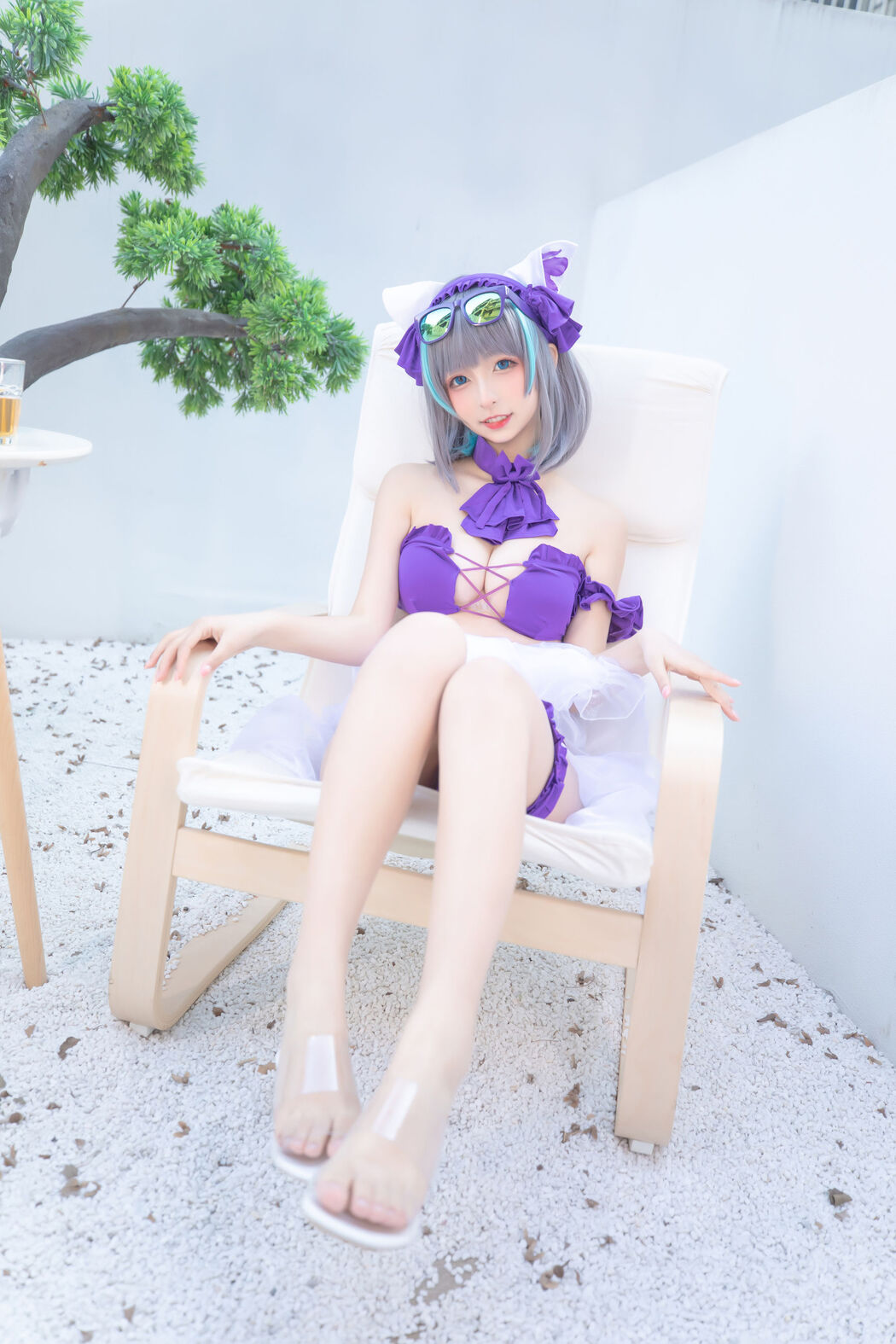 [Internet celebrity COSER photo] Lolita god board true winter of Cheshire - solid color courtyard