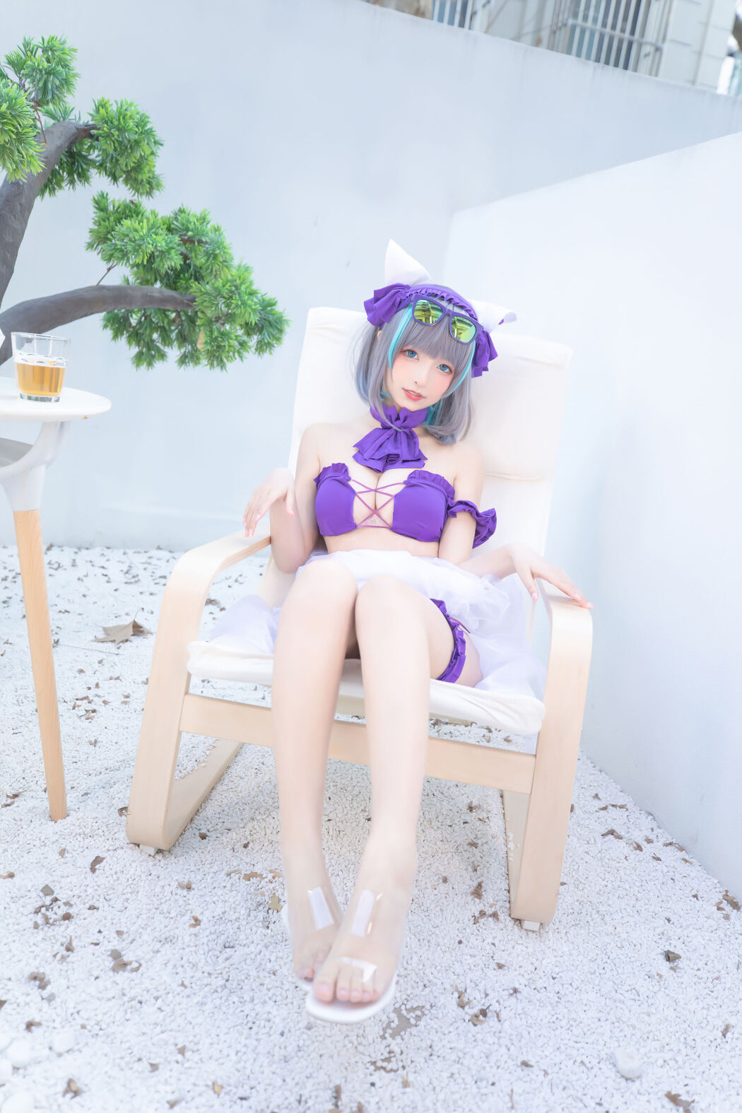 [Internet celebrity COSER photo] Lolita god board true winter of Cheshire - solid color courtyard