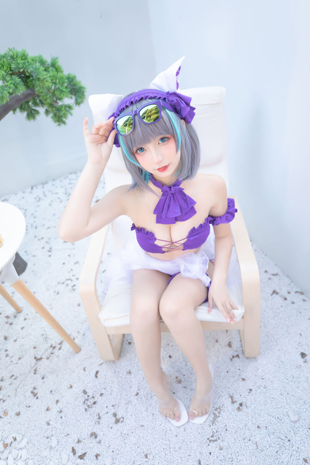 [Internet celebrity COSER photo] Lolita god board true winter of Cheshire - solid color courtyard