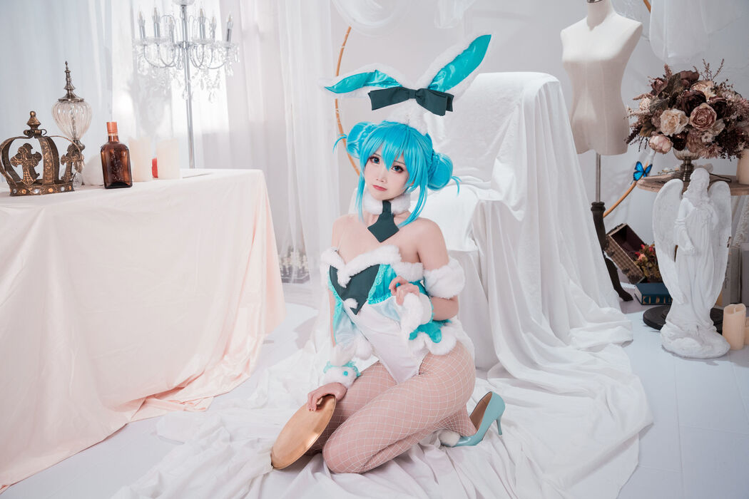 [Net Red COSER] Cute and popular Coser Noodle Fairy - Hatsune Bunny Cover Photo