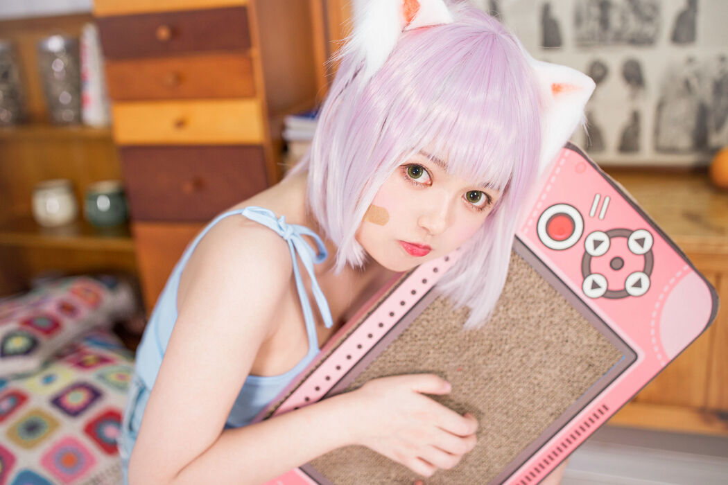 [Net Red COSER] Big-eyed cute girl black cat OvO - cat raising class