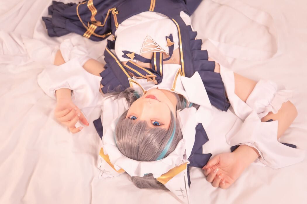 [Internet celebrity COSER photo] Lolita god board true winter of Cheshire - solid color courtyard