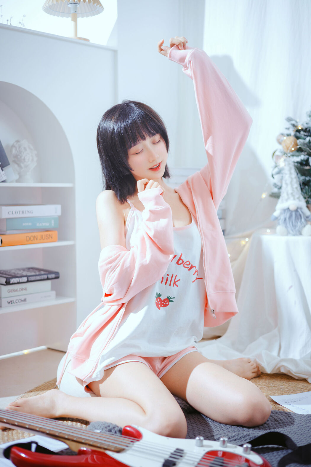 [Net Red COSER Photo] Cute Miss Sister Mu Mianmian OwO - Bass and Sister