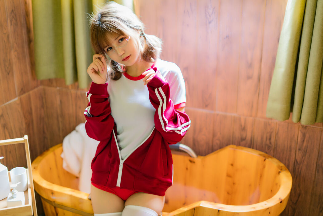 [Net Red COSER] Anime blogger Chiyo Ogura w - red gym suit