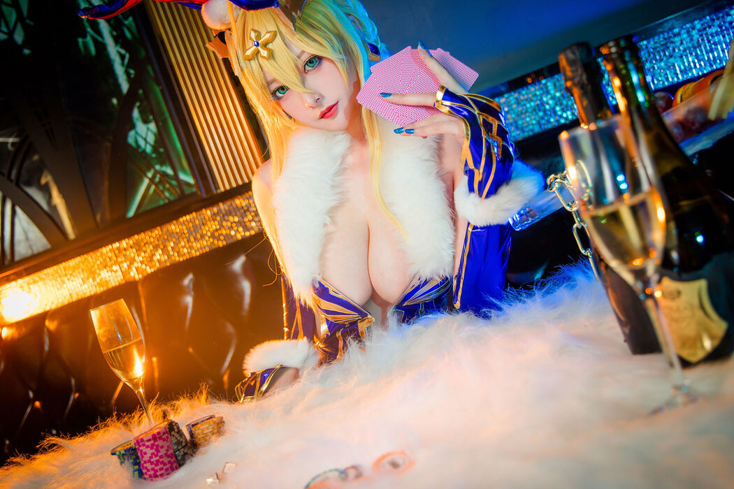 [Net Red COSER] High-value coser Nian Nian_D - White Gun Bunny Girl