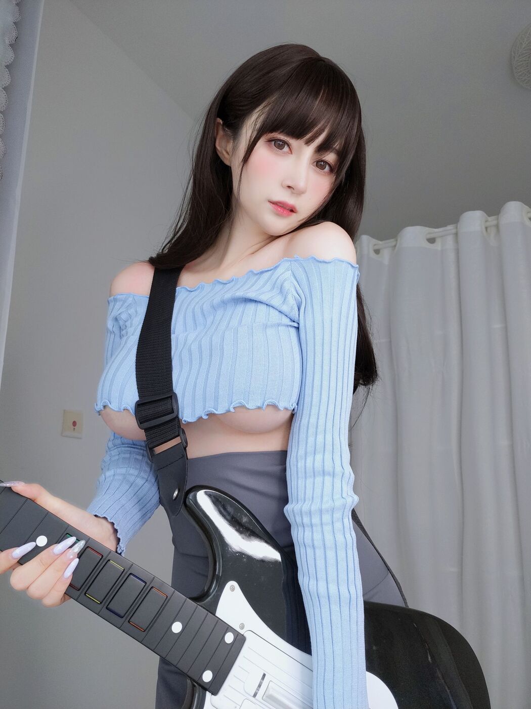 [Internet celebrity COSER photo] Miss Coser Baiyin - Guitar sister