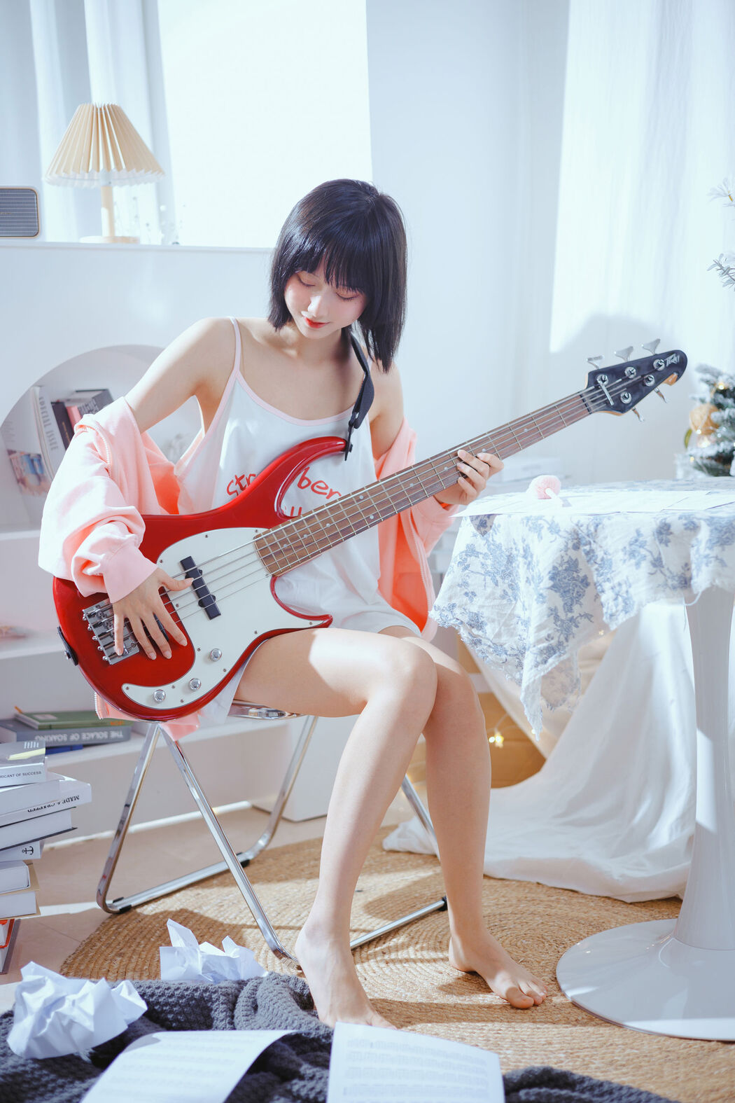 [Net Red COSER Photo] Cute Miss Sister Mu Mianmian OwO - Bass and Sister