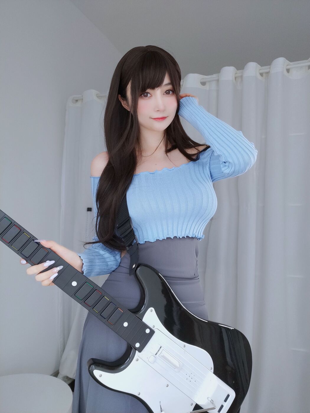 [Internet celebrity COSER photo] Miss Coser Baiyin - Guitar sister