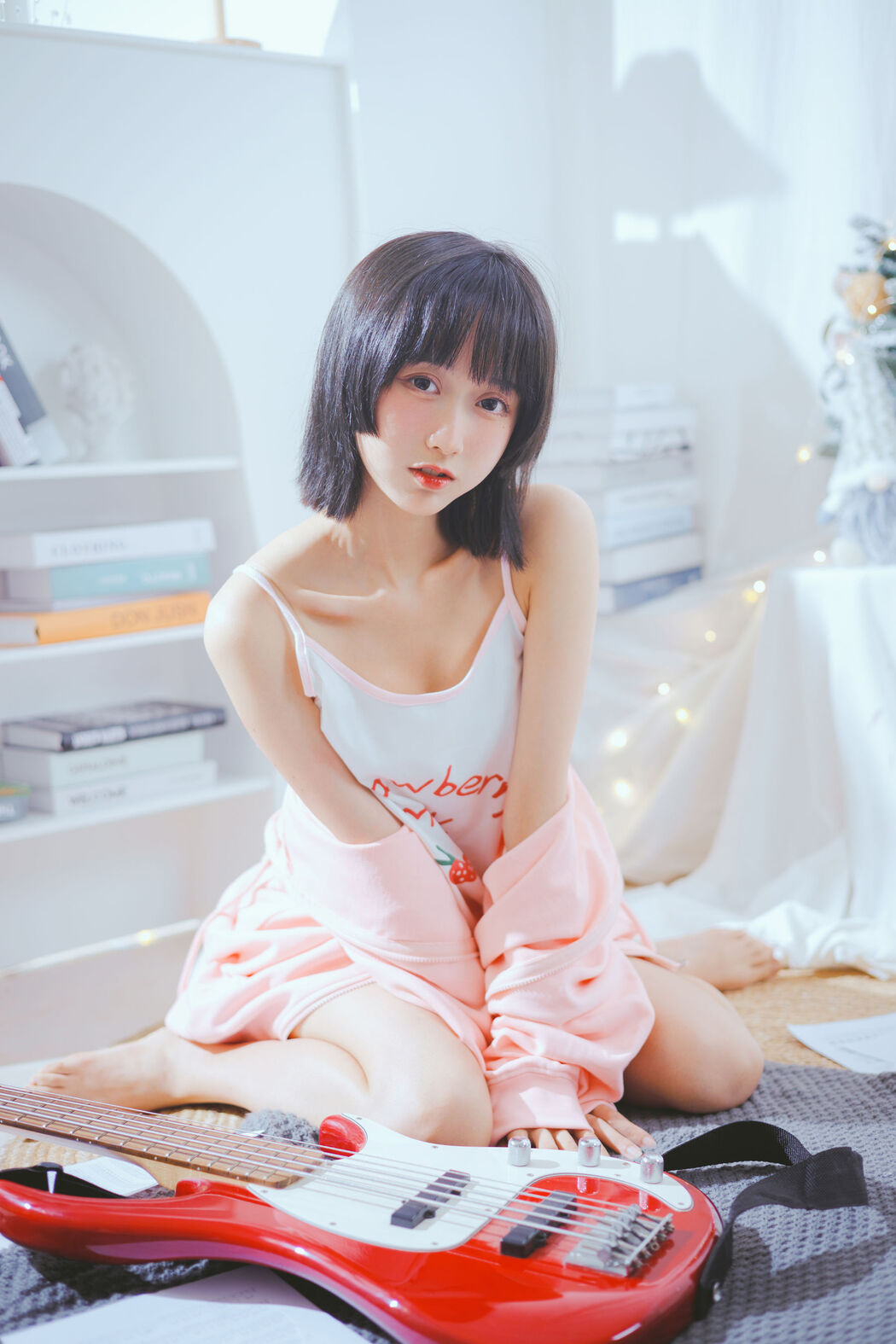 [Net Red COSER Photo] Cute Miss Sister Mu Mianmian OwO - Bass and Sister