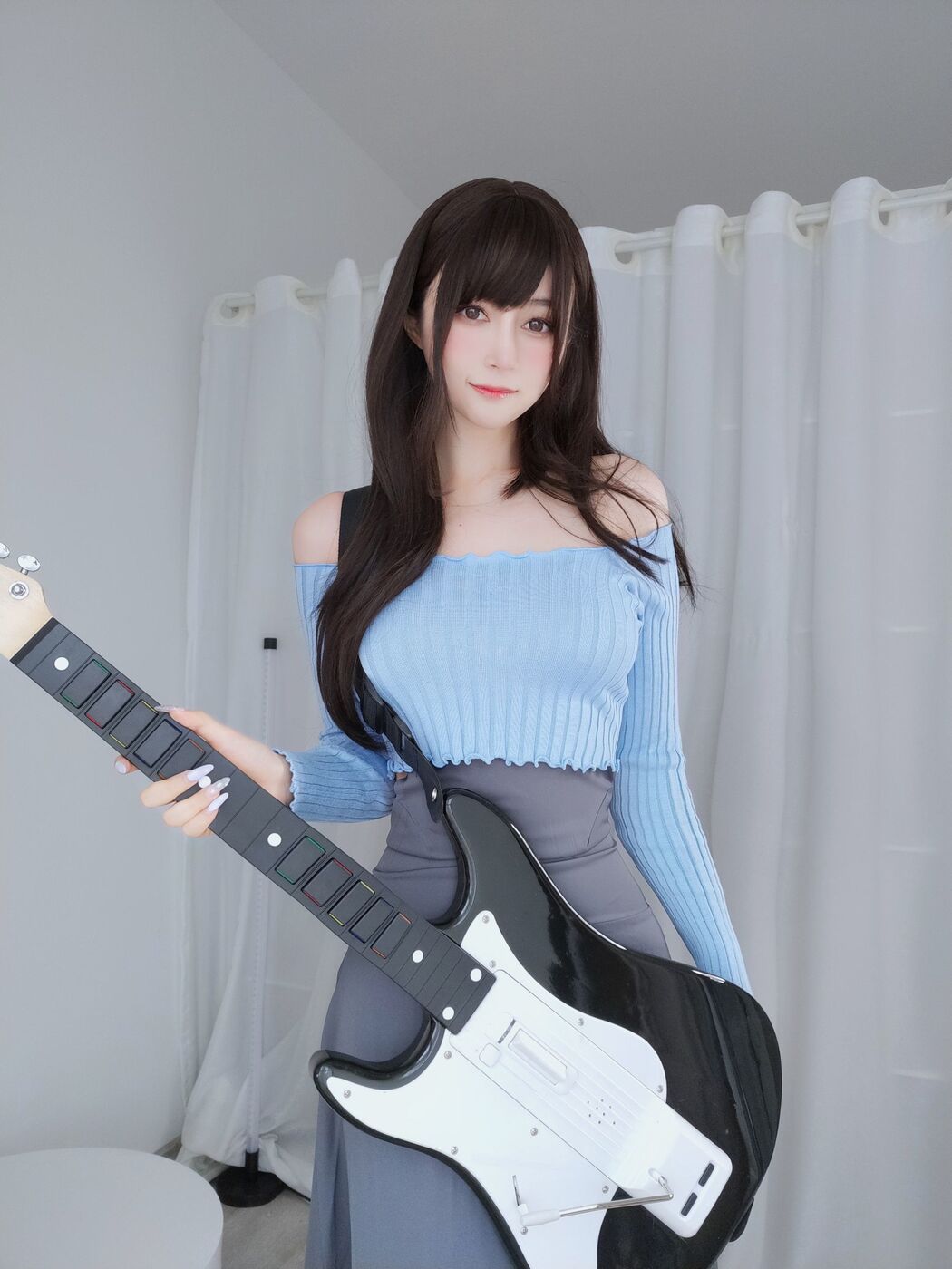 [Internet celebrity COSER photo] Miss Coser Baiyin - Guitar sister