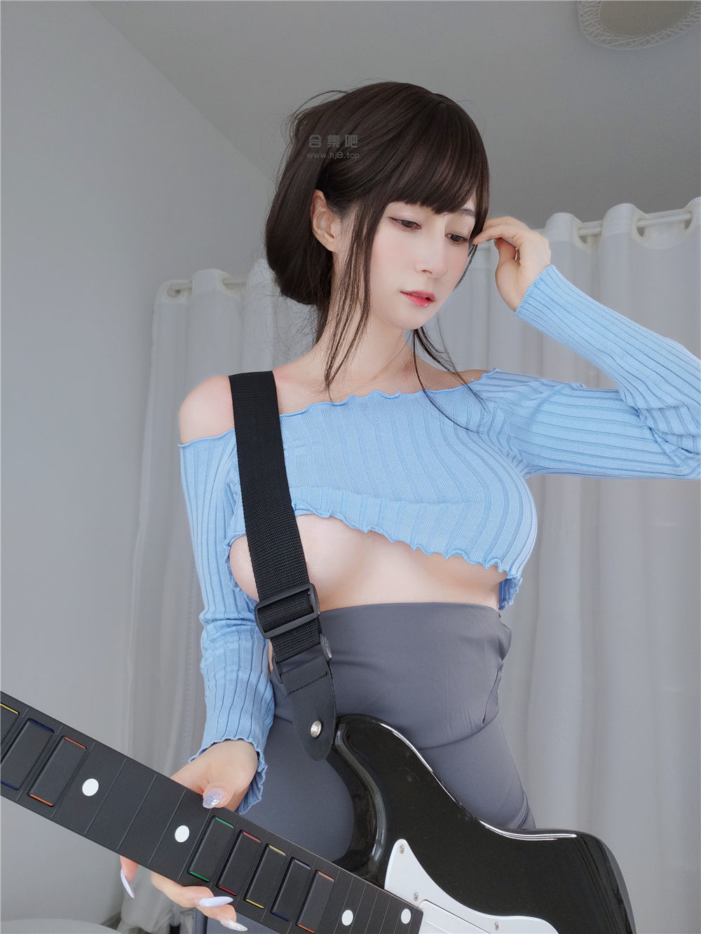 [Internet celebrity COSER photo] Miss Coser Baiyin - Guitar sister