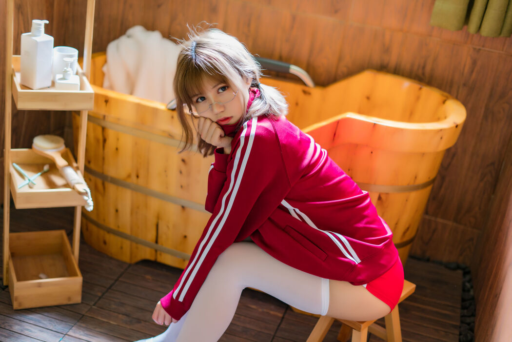 [Net Red COSER] Anime blogger Chiyo Ogura w - red gym suit