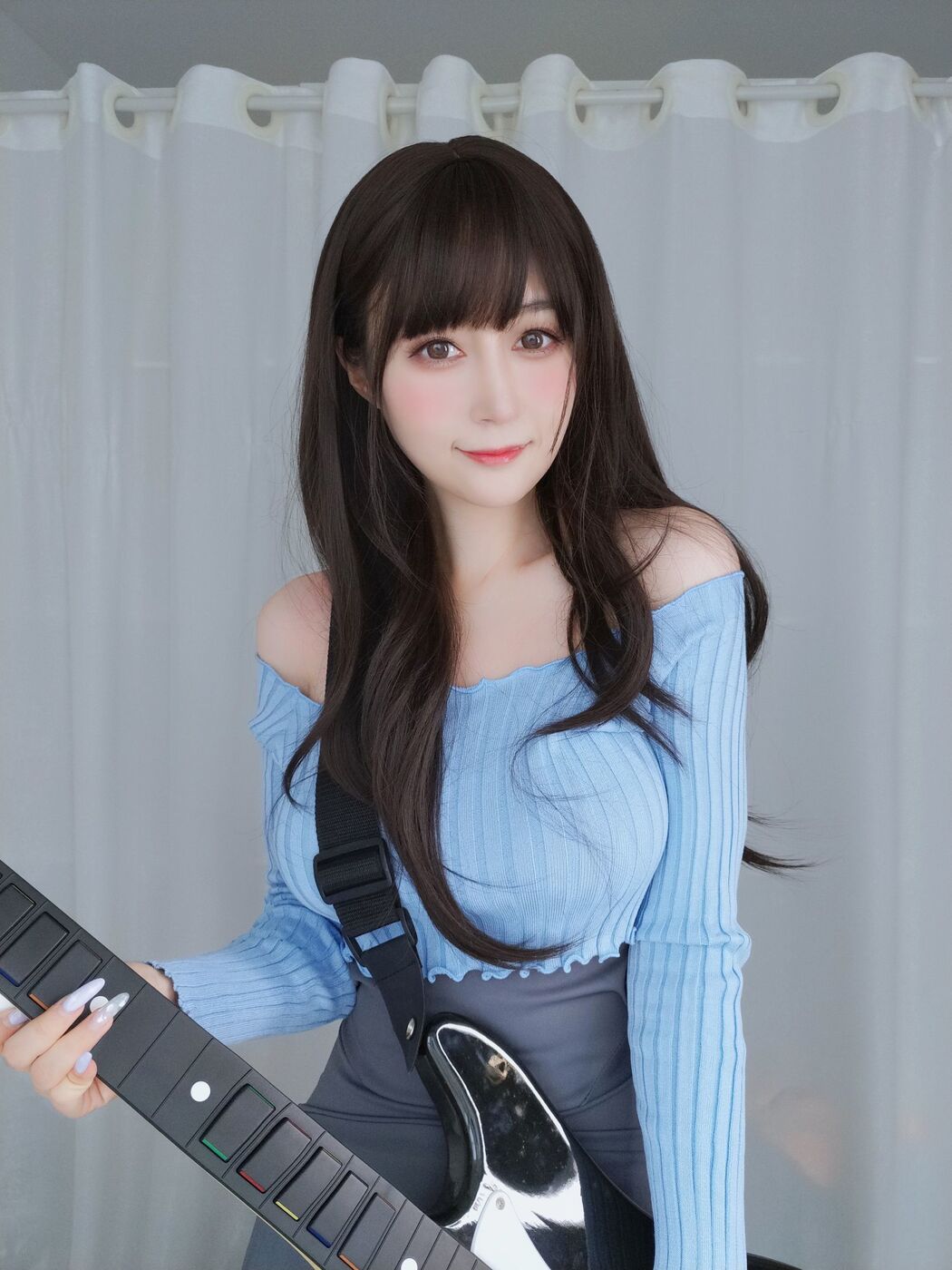 [Internet celebrity COSER photo] Miss Coser Baiyin - Guitar sister