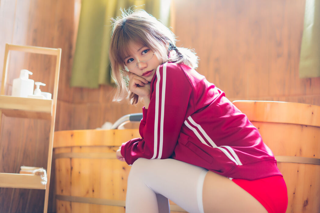 [Net Red COSER] Anime blogger Chiyo Ogura w - red gym suit