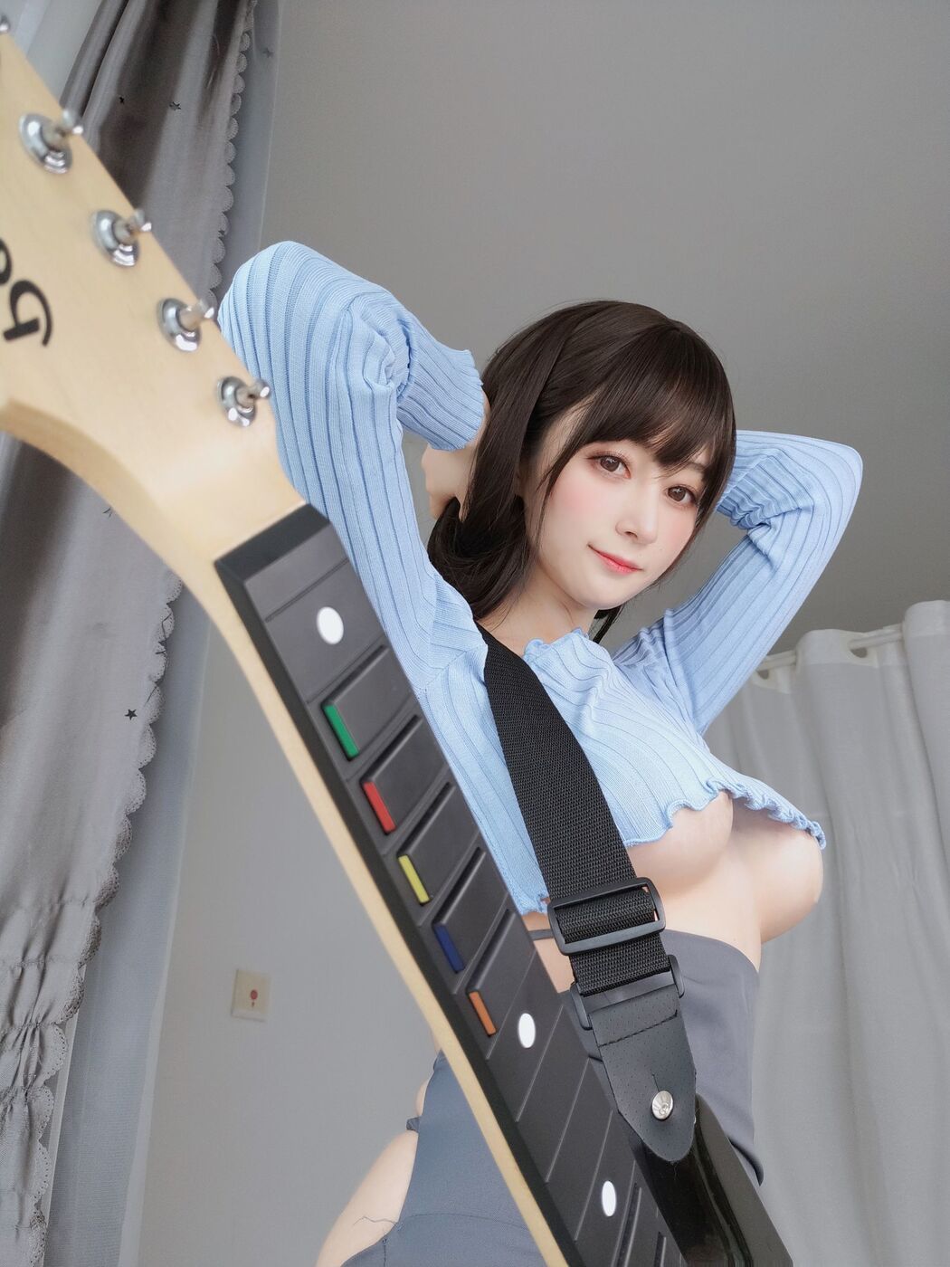 [Internet celebrity COSER photo] Miss Coser Baiyin - Guitar sister