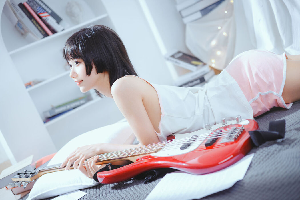 [Net Red COSER Photo] Cute Miss Sister Mu Mianmian OwO - Bass and Sister