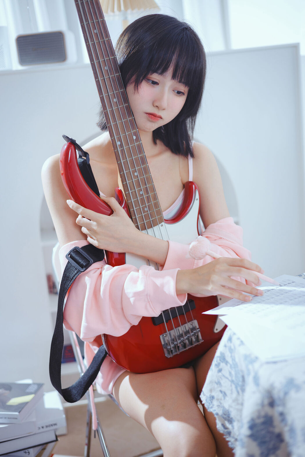 [Net Red COSER Photo] Cute Miss Sister Mu Mianmian OwO - Bass and Sister