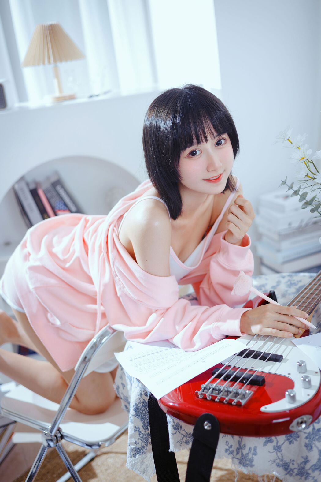 [Net Red COSER Photo] Cute Miss Sister Mu Mianmian OwO - Bass and Sister