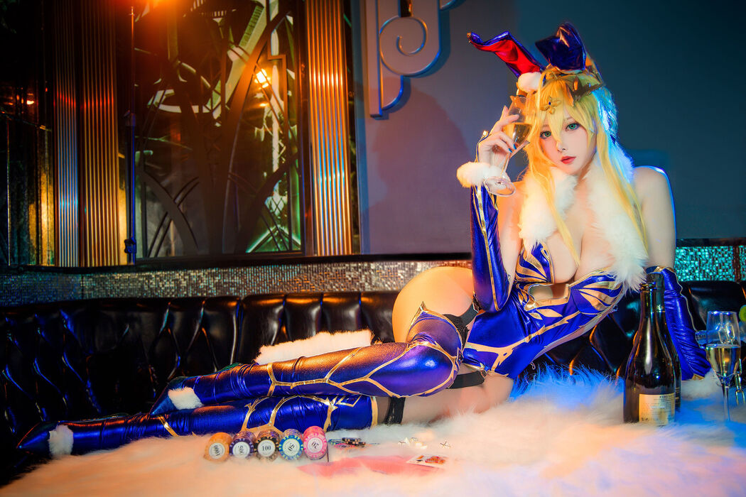 [Net Red COSER] High-value coser Nian Nian_D - White Gun Bunny Girl