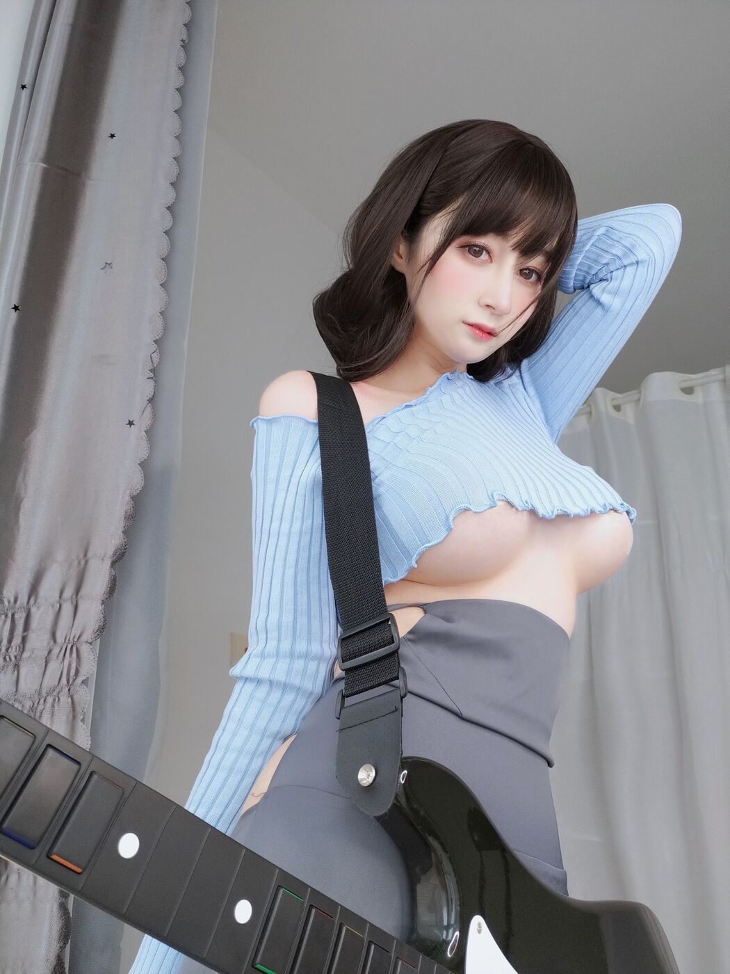 [Internet celebrity COSER photo] Miss Coser Baiyin - Guitar sister