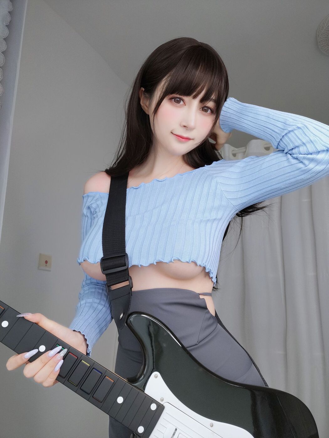 [Internet celebrity COSER photo] Miss Coser Baiyin - Guitar sister