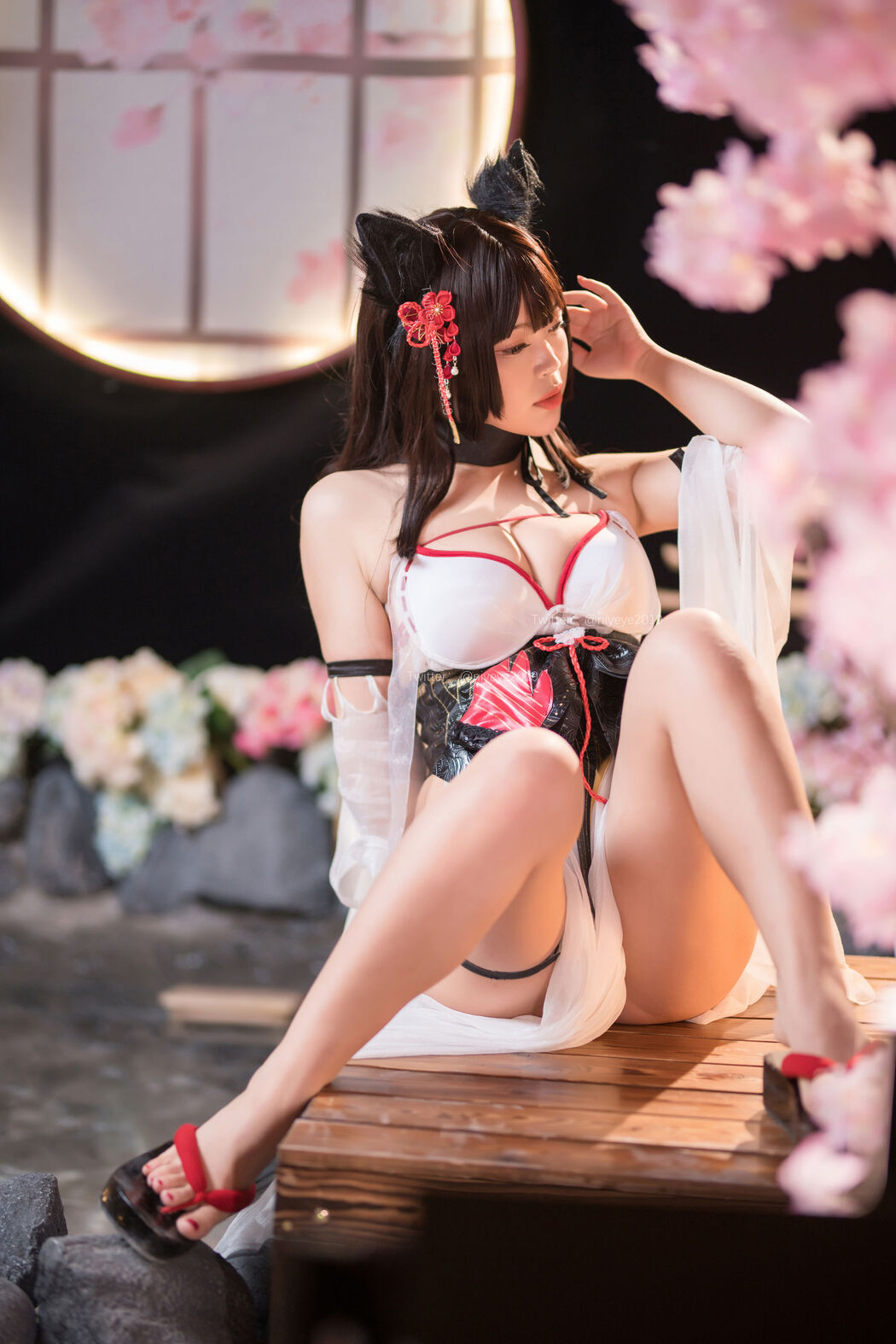 [Net Red COSER Photo] Cute Miss Sister-Bai Ye-- Wet Swimsuit Cover Photo