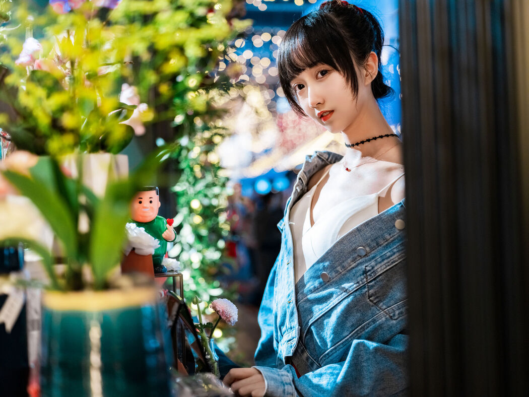 [Net Red COSER Photo] Cute Miss Sister Mu Mianmian OwO - Urban Night Love