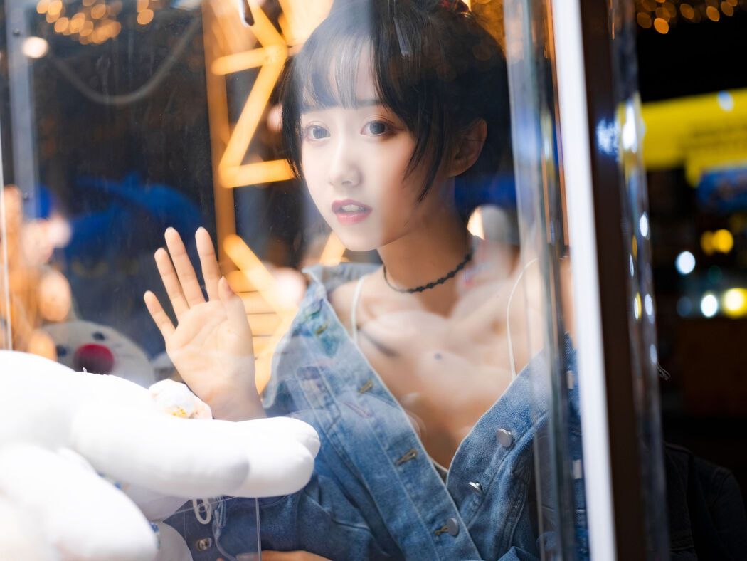 [Net Red COSER Photo] Cute Miss Sister Mu Mianmian OwO - Urban Night Love