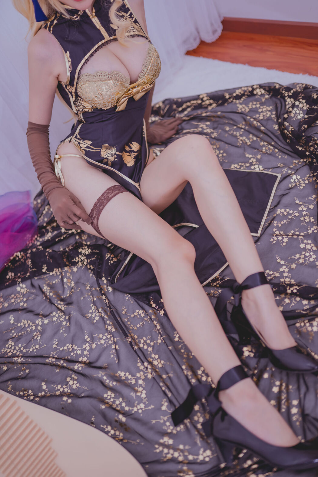 [Net Red COSER Photo] Qian Yu_rr - Fantasy Golden Lotus