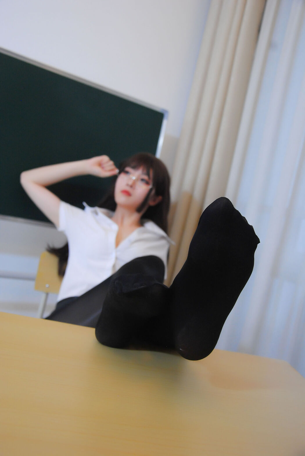 [Internet celebrity COSER photo] Bai Lu is very white - OL classroom