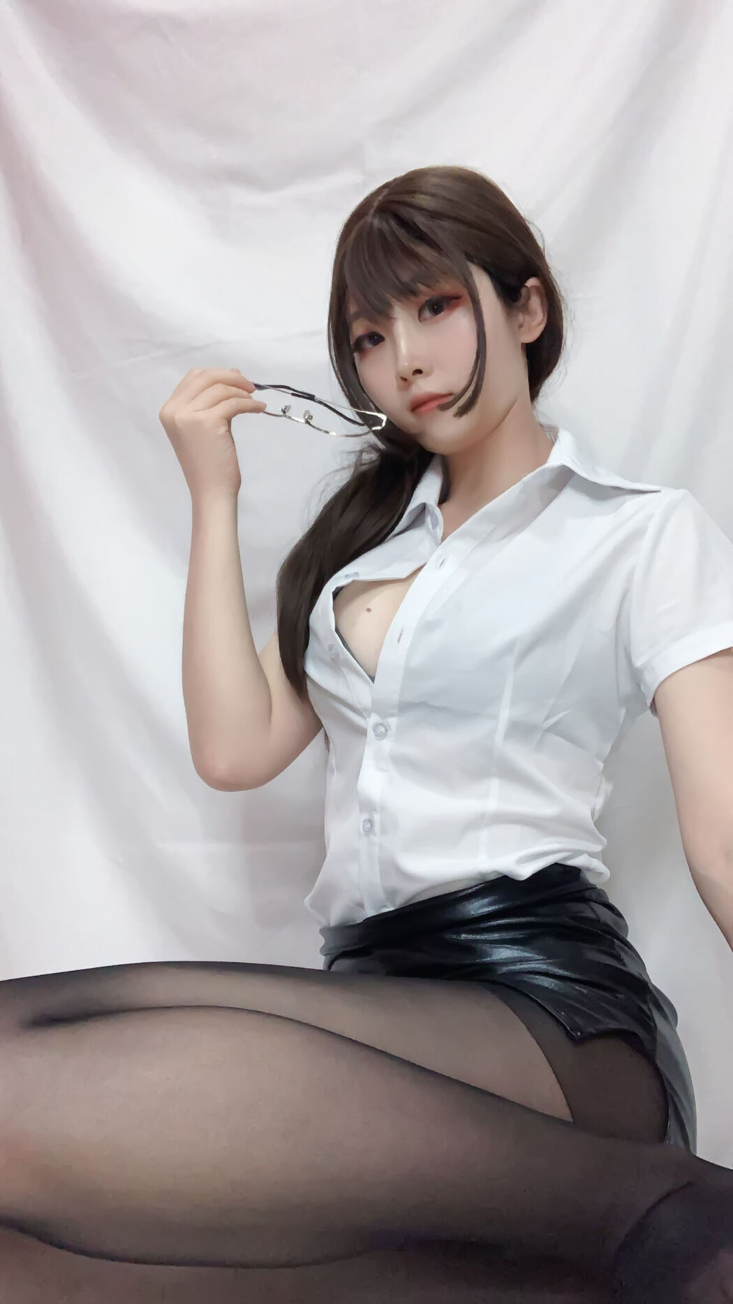 [Internet celebrity COSER photo] Bai Lu is very white - OL classroom